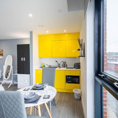 Excellent Studio Balcony Apartment In Шеффілд Екстер'єр фото