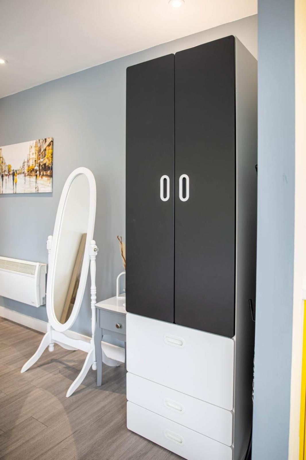 Excellent Studio Balcony Apartment In Шеффілд Екстер'єр фото