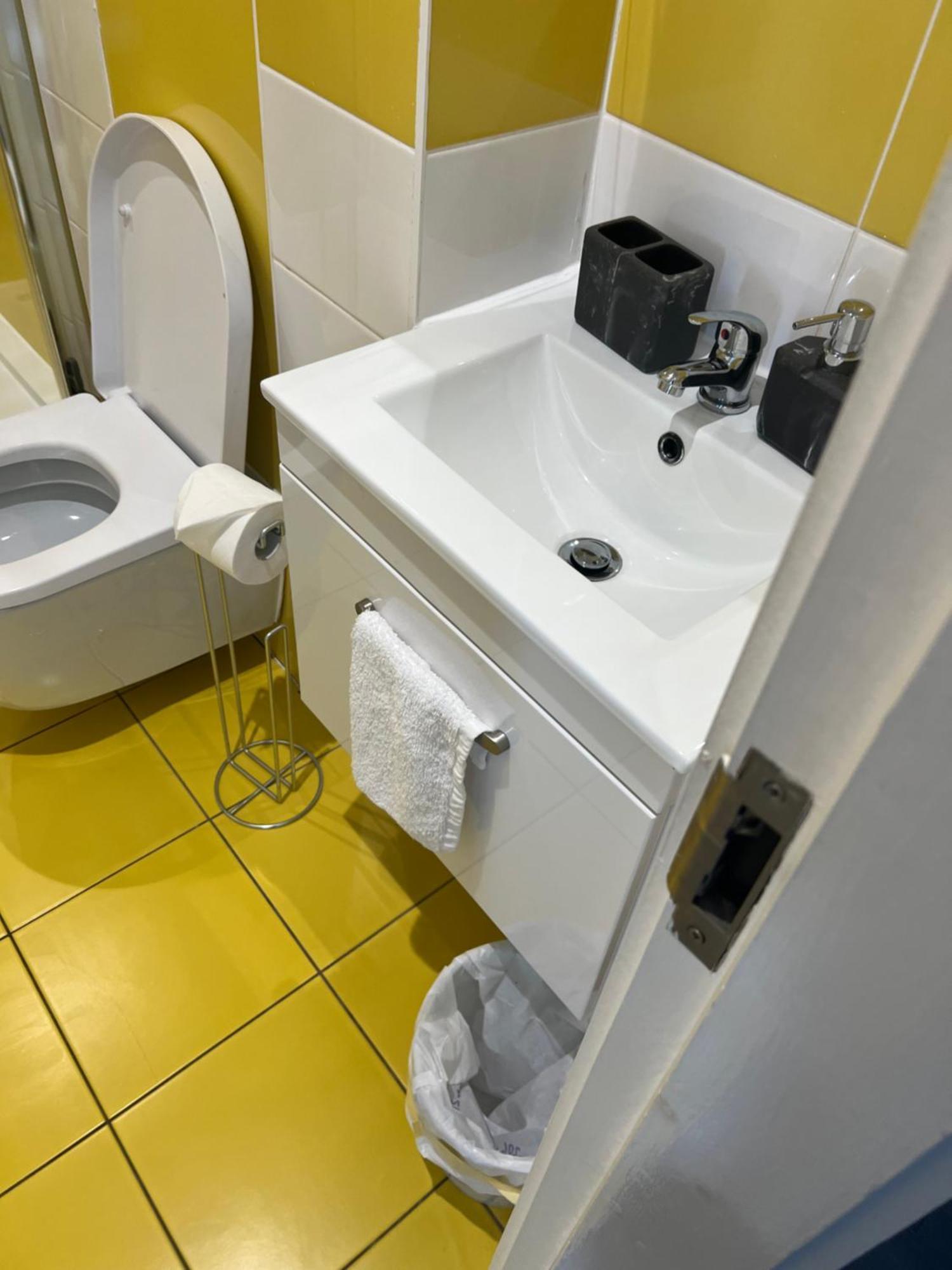 Excellent Studio Balcony Apartment In Шеффілд Екстер'єр фото